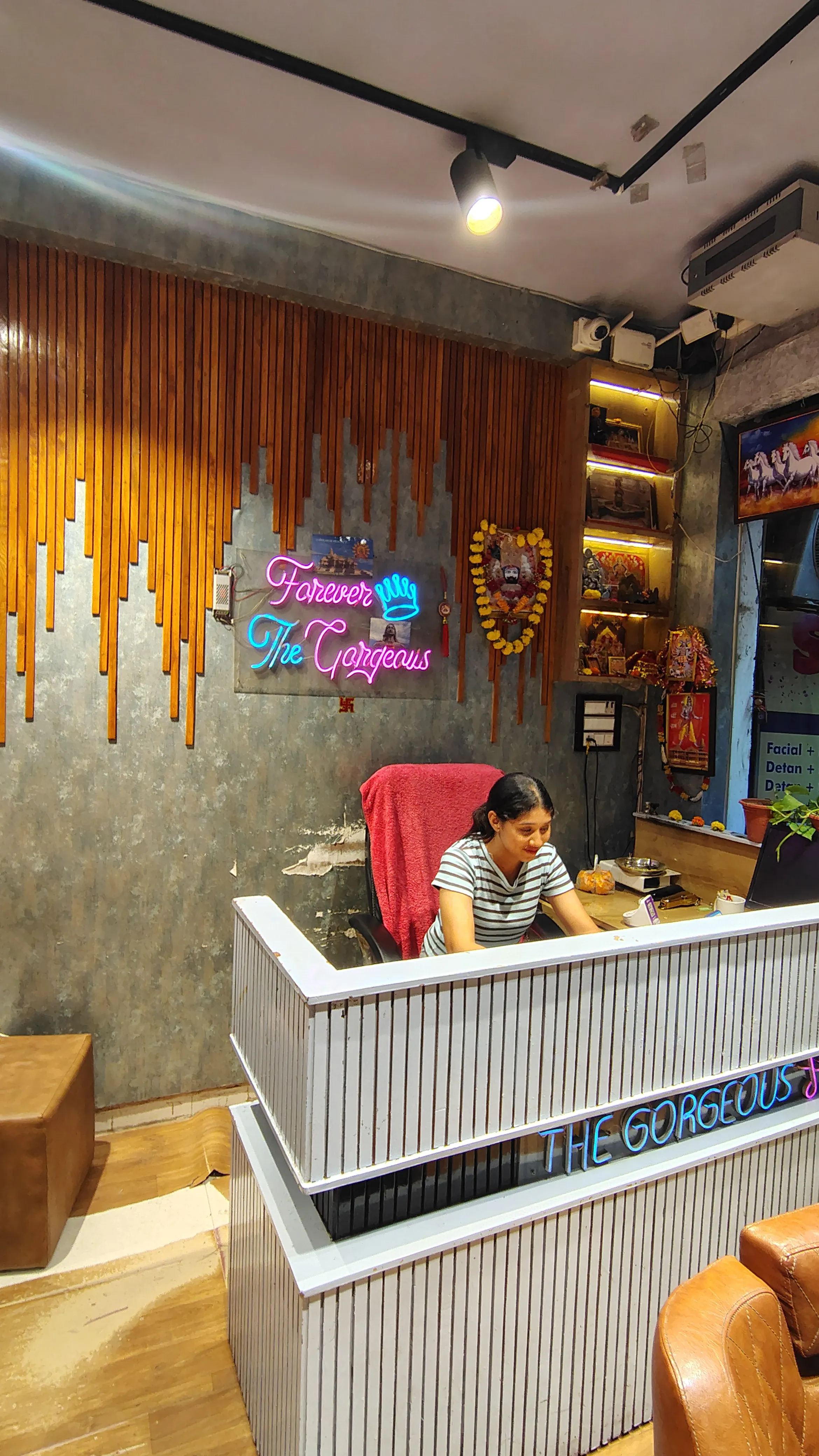 THE GRACIOUS HAIR STUDIO