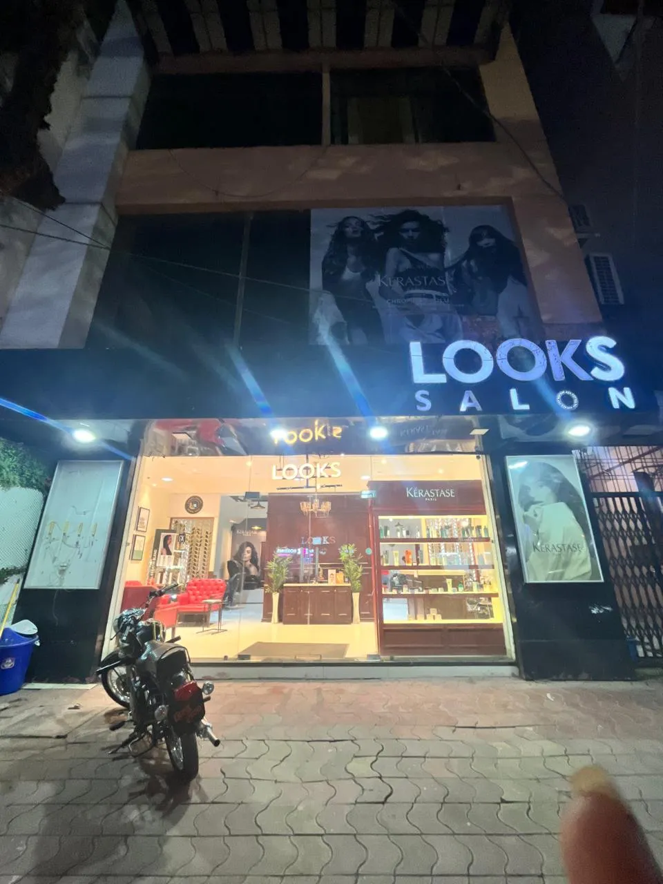 Mr. Looks Unisex Salon