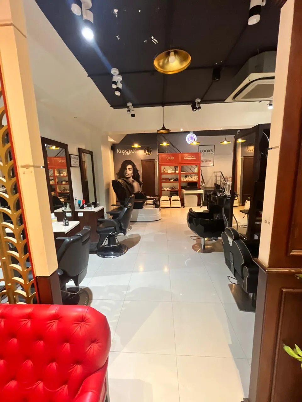 Mr. Looks Unisex Salon