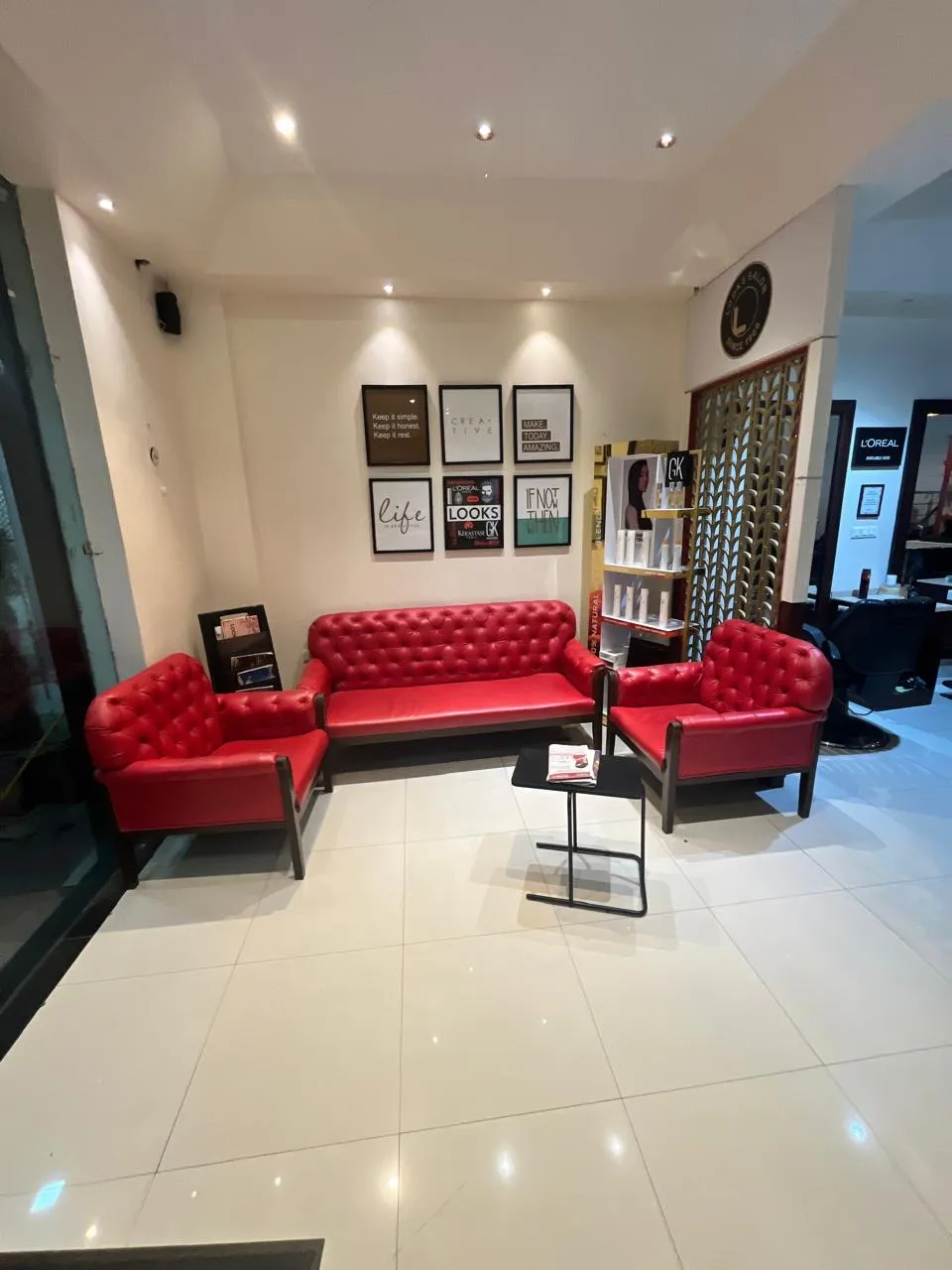 Mr. Looks Unisex Salon