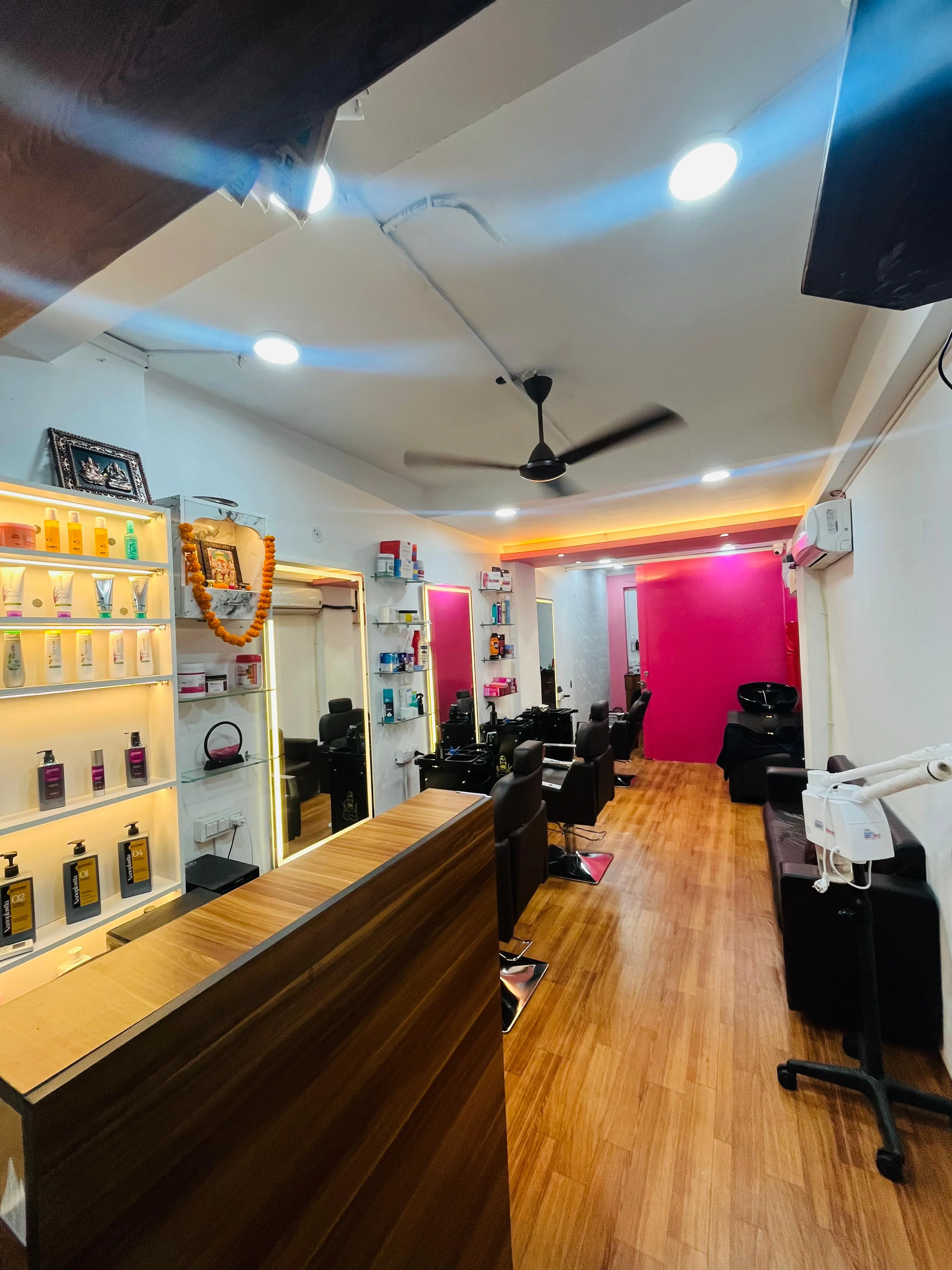 Barbers Unisex Salon